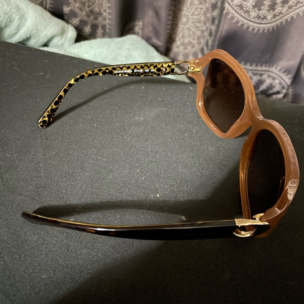 Coach sunglasses - Picture 7 of 8